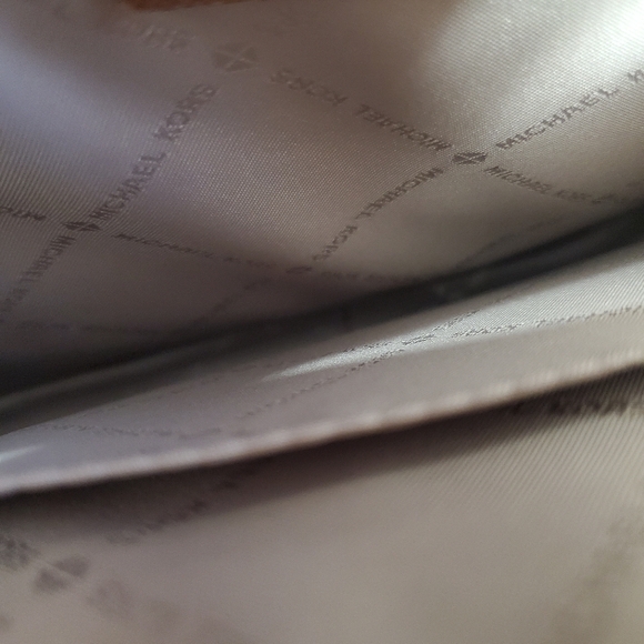 Michael Kors Sandrine Stud LG Crossbody Saffiano Leather Brown Purse New Tags. - Picture 5 of 6